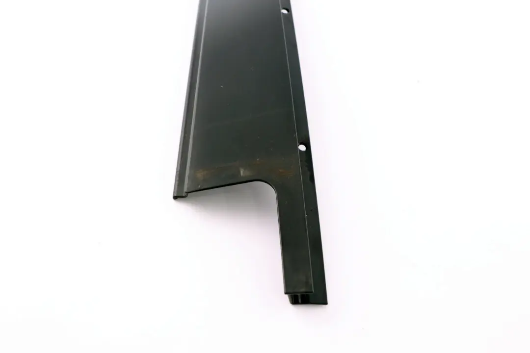 Acabado Marco Ventana Pilar B Puerta Trasera Izquierda NEGRO para BMW E65 E66 con número de pieza 8223785 BMW E65 E66 Acabado Marco Ventana Pilar B Puerta Trasera Izquierda NEGRO - SKU 8223785 - Número de pieza 8223785