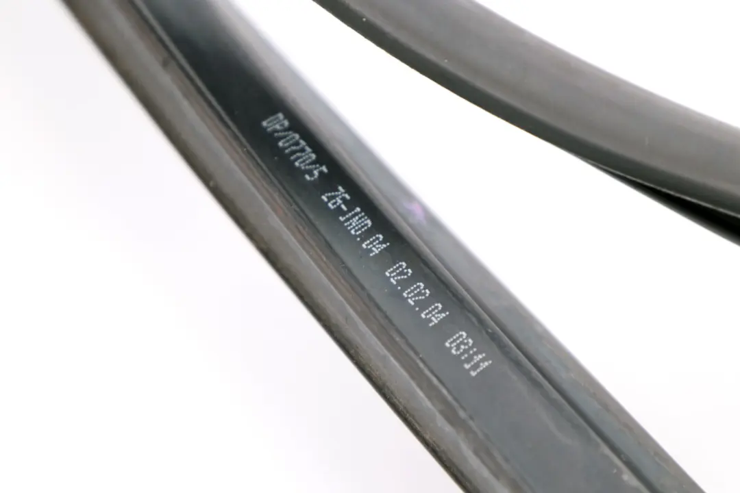 Binario Finestra Posteriore Destra 5135 per BMW E65 con numero di parte 8223808 BMW E65 Binario Finestra Posteriore Destra 5135 - SKU 8223808 - Numero di parte 8223808