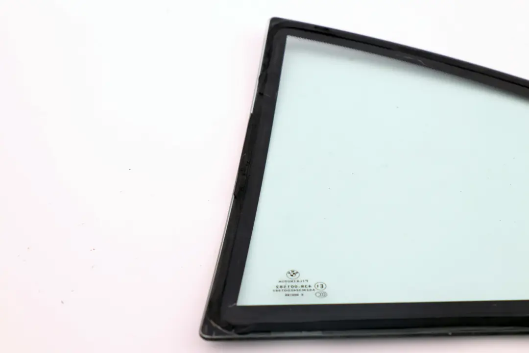 Cristal Ventana Lateral Verde Trasera Derecha AS2 para BMW E65 E66 con número de pieza 8223814 BMW E65 E66 Cristal Ventana Lateral Verde Trasera Derecha AS2 - SKU 8223814 - Número de pieza 8223814