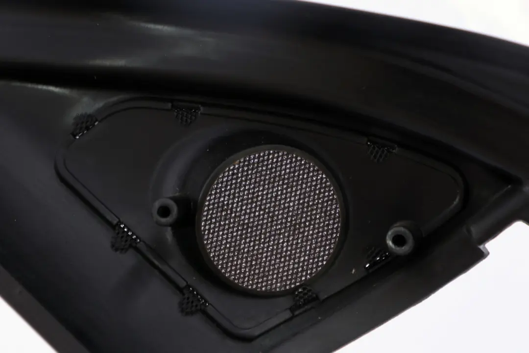 Copertura Cornice Finestrino Porta Anteriore Destra per BMW E65 E66 con numero di parte 8223820 BMW E65 E66 Copertura Cornice Finestrino Porta Anteriore Destra - SKU 8223820 - Numero di parte 8223820