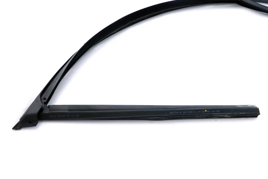 Uszczelka Szyby Drzwi Lewy Przód do BMW E65 E66 o numerze 51338223831 BMW E65 E66 Uszczelka Szyby Drzwi Lewy Przód - SKU 8223831 - Numer Części 51338223831