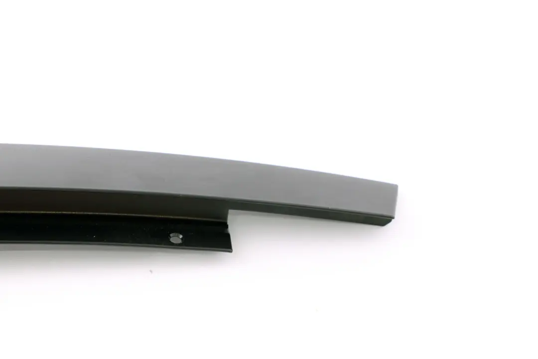 Couverture Fenetre Montant B Porte avant Droite Noir pour BMW 7 E65 E66 à propos du numéro de pièce 8223834 BMW 7 E65 E66 Couverture Fenetre Montant B Porte avant Droite Noir - SKU 8223834 - Numéro de pièce 8223834