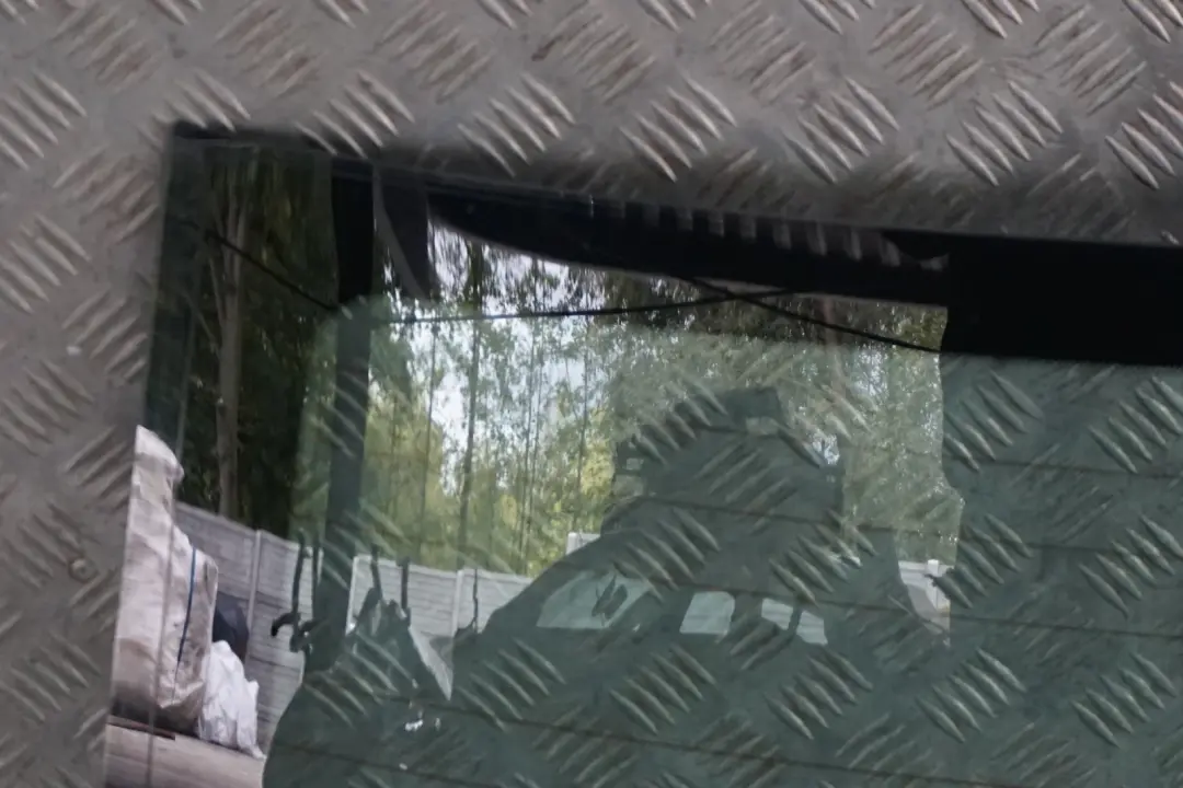 Window Glass AS2 Green to BMW 7 Series E65 E66 Rear with Part number 8223845 BMW 7 Series E65 E66 Rear Window Glass AS2 Green - SKU 8223845 - Part number 8223845