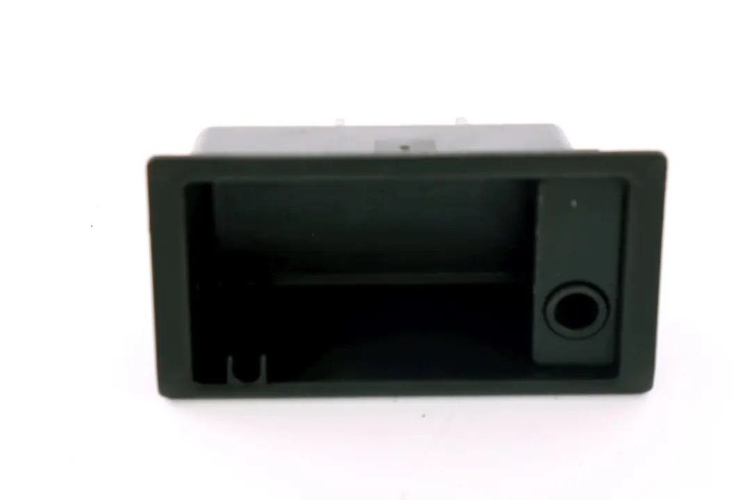 Utilizzo Posacenere Consolle Centrale Ablegef?cher Nero per BMW E46 con numero di parte 8225529 BMW E46 Utilizzo Posacenere Consolle Centrale Ablegef?cher Nero - SKU 8225529 - Numero di parte 8225529