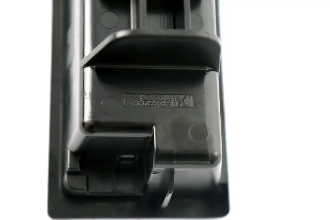 BMW E46 Utilizzo Posacenere Consolle Centrale Ablegef?cher Nero - SKU 8225529 - Numero di parte 8225529