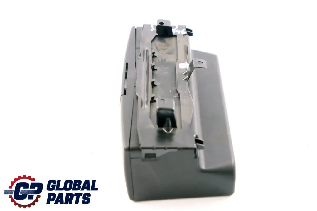 Mount Emergency First Aid Box Empty to BMW 3 Series E46 Seat with Part number 8226450 BMW 3 Series E46 Seat Mount Emergency First Aid Box Empty - SKU 8226450 - Part number 8226450