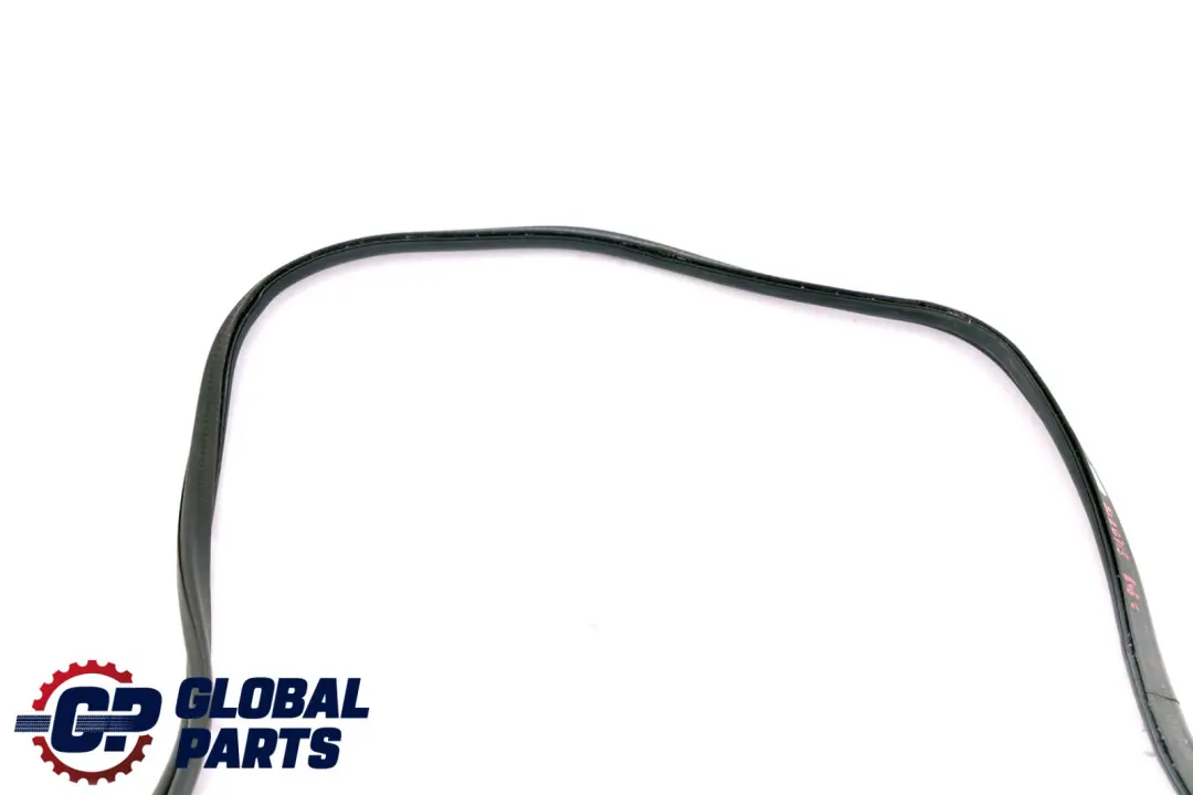Coupé Cabrio Gasket Seal Trunk Lid Sealing to BMW 3 Series E46 with Part number 8226715 BMW 3 Series E46 Coupé Cabrio Gasket Seal Trunk Lid Sealing - SKU 8226715 - Part number 8226715
