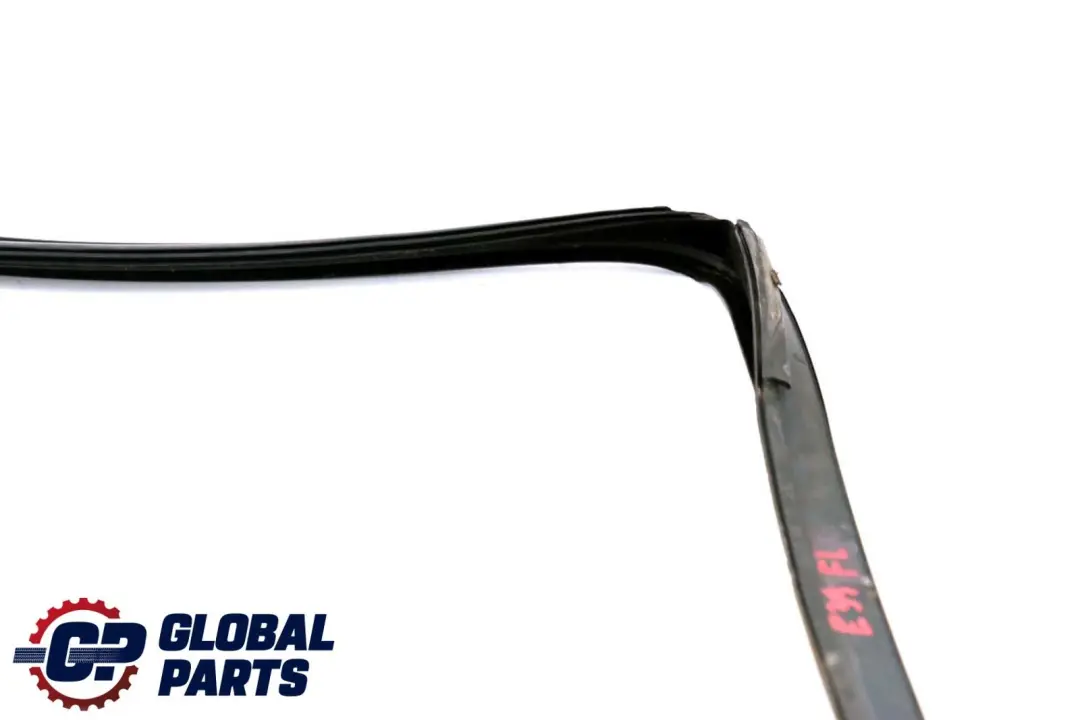 Window Guide Seal Left Front Door N/S to BMW 5 Series E39 with Part number 8226873 BMW 5 Series E39 Window Guide Seal Left Front Door N/S - SKU 8226873 - Part number 8226873