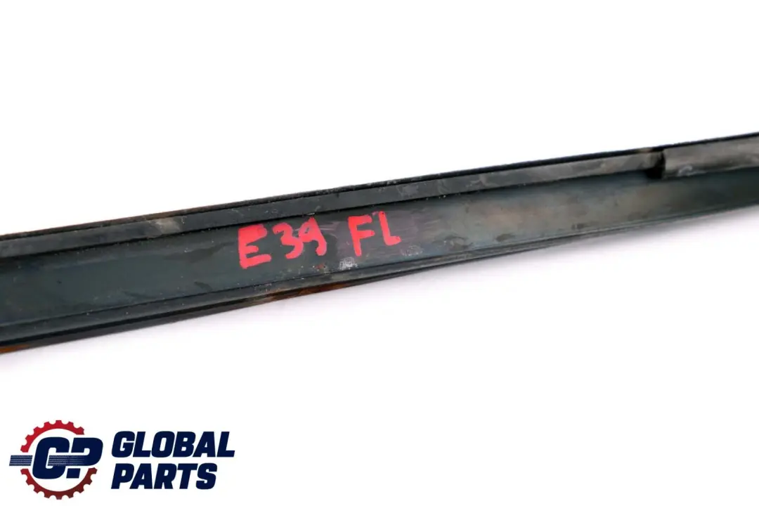 Window Guide Seal Left Front Door N/S to BMW 5 Series E39 with Part number 8226873 BMW 5 Series E39 Window Guide Seal Left Front Door N/S - SKU 8226873 - Part number 8226873