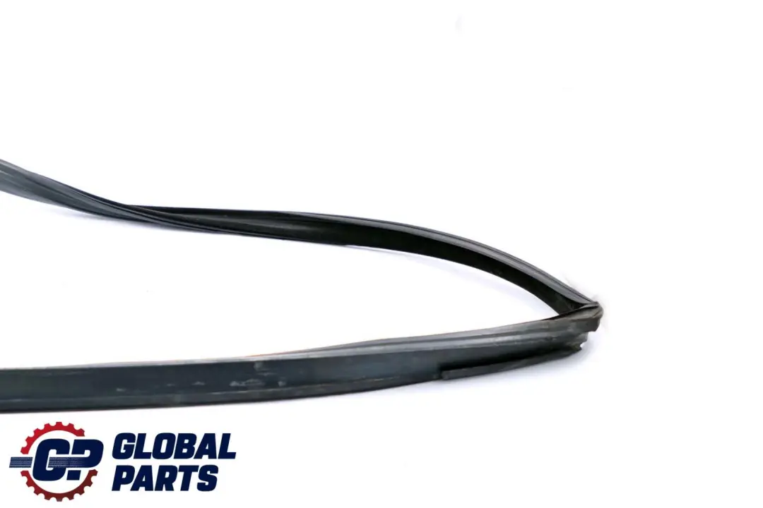 Window Guide Seal Right Front Door O/S to BMW 5 Series E39 with Part number 8226874 BMW 5 Series E39 Window Guide Seal Right Front Door O/S - SKU 8226874 - Part number 8226874