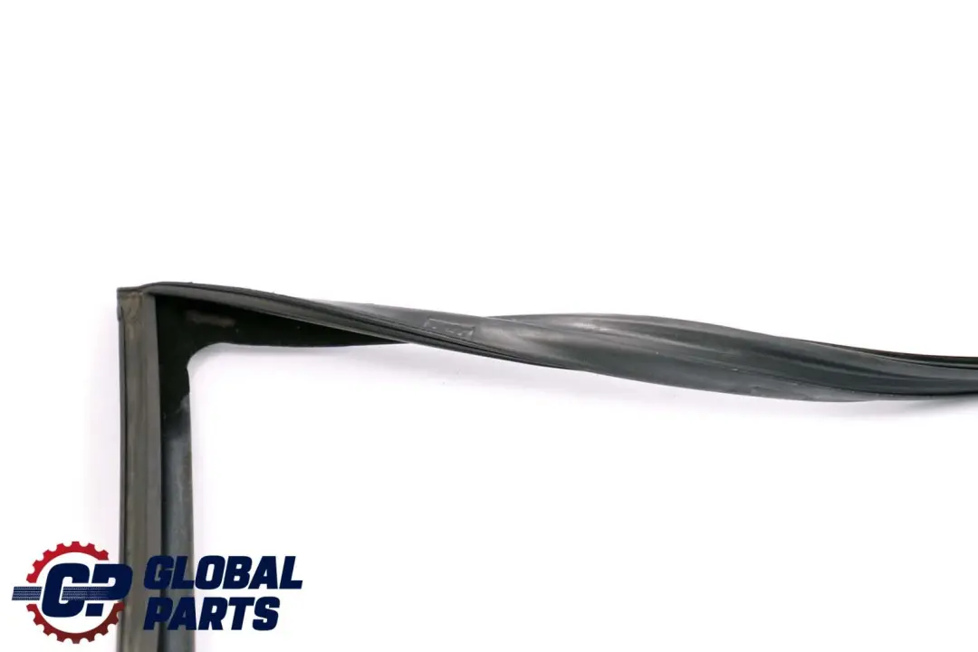 Ventana Guia Sello Puerta Delantera Derecha para BMW E39 con número de pieza 8226874 BMW E39 Ventana Guia Sello Puerta Delantera Derecha - SKU 8226874 - Número de pieza 8226874