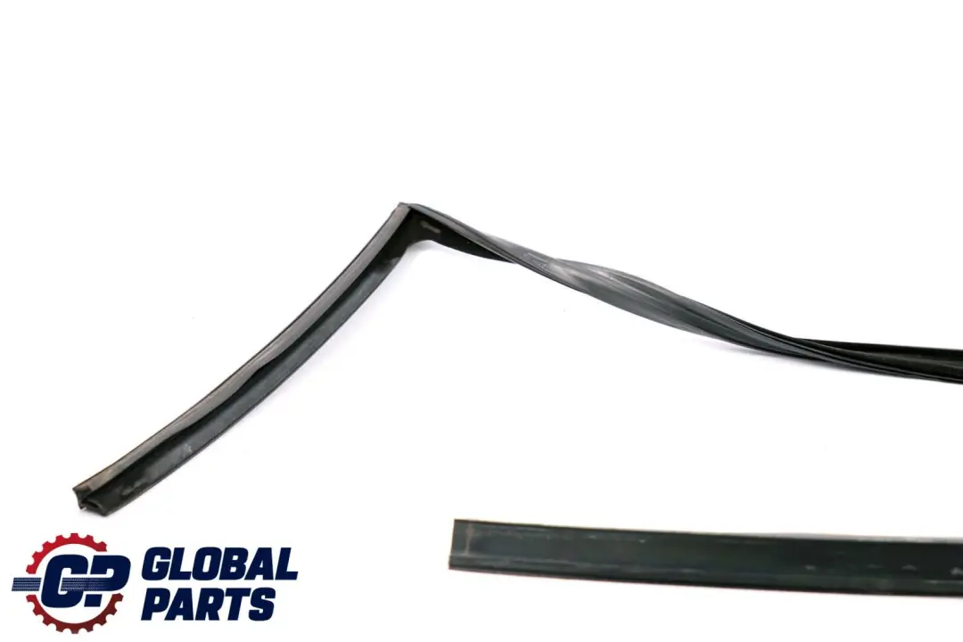 Window Guide Seal Right Front Door O/S to BMW 5 Series E39 with Part number 8226874 BMW 5 Series E39 Window Guide Seal Right Front Door O/S - SKU 8226874 - Part number 8226874