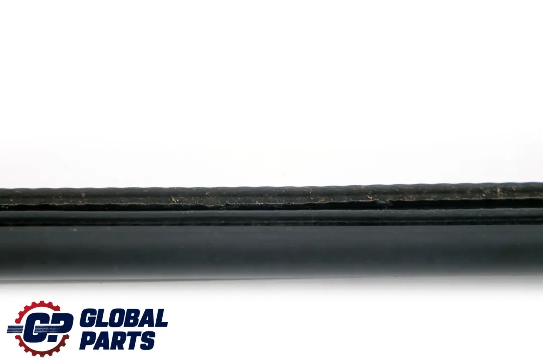 Guarnizione coperchio baule per BMW E46 Cabrio con numero di parte 8227309 BMW E46 Cabrio Guarnizione coperchio baule - SKU 8227309 - Numero di parte 8227309