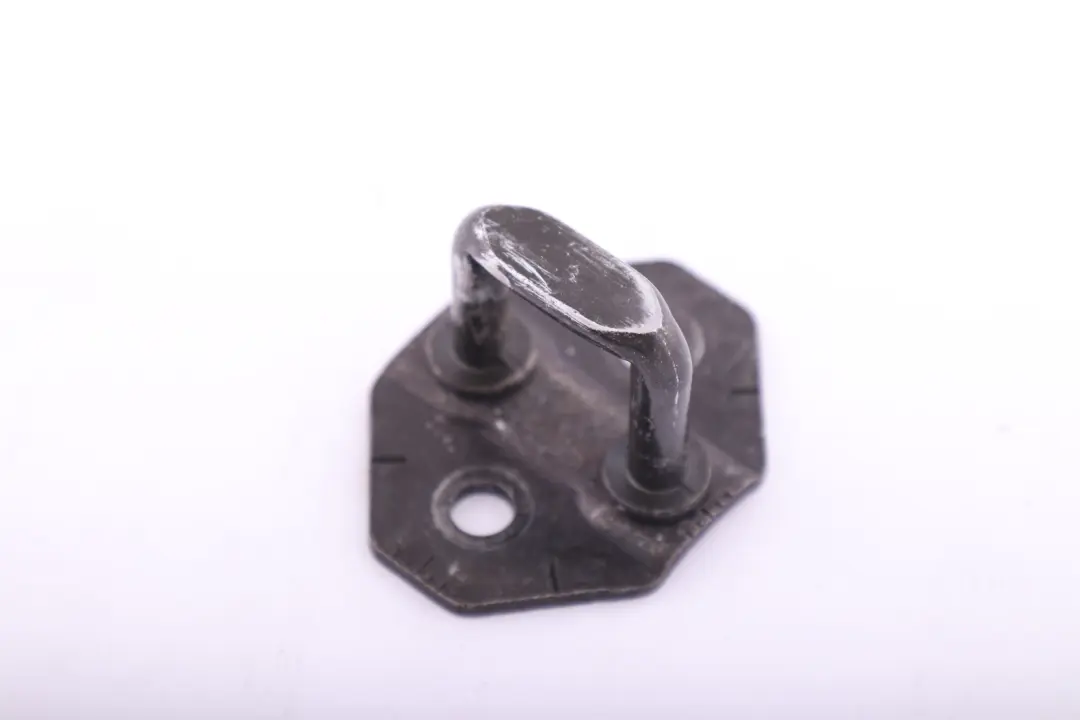 Barra de bloqueo del maletero para BMW E46 X3 E83 con número de pieza 7201562 BMW E46 X3 E83 Barra de bloqueo del maletero - SKU 8229177 - Número de pieza 7201562