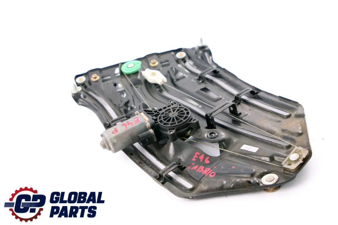 Alzacristalli elettrico posteriore destro per BMW 3 E46 con numero di parte 8229594 BMW 3 E46 Alzacristalli elettrico posteriore destro - SKU 8229594 - Numero di parte 8229594