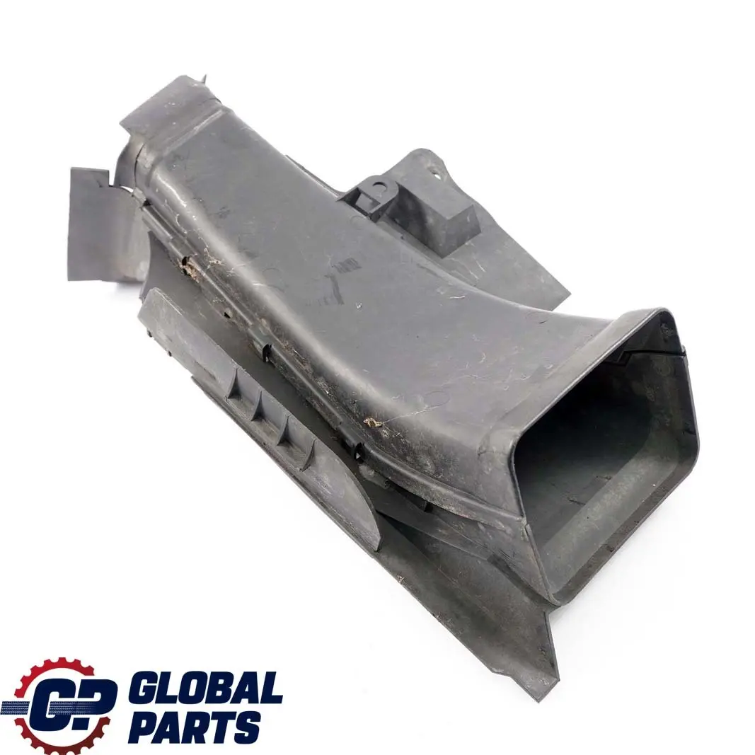 Kierownica wlot powietrza lewy do BMW E46 Sedan o numerze 8230559 BMW E46 Sedan Kierownica wlot powietrza lewy - SKU 8230559 - Numer Części 8230559