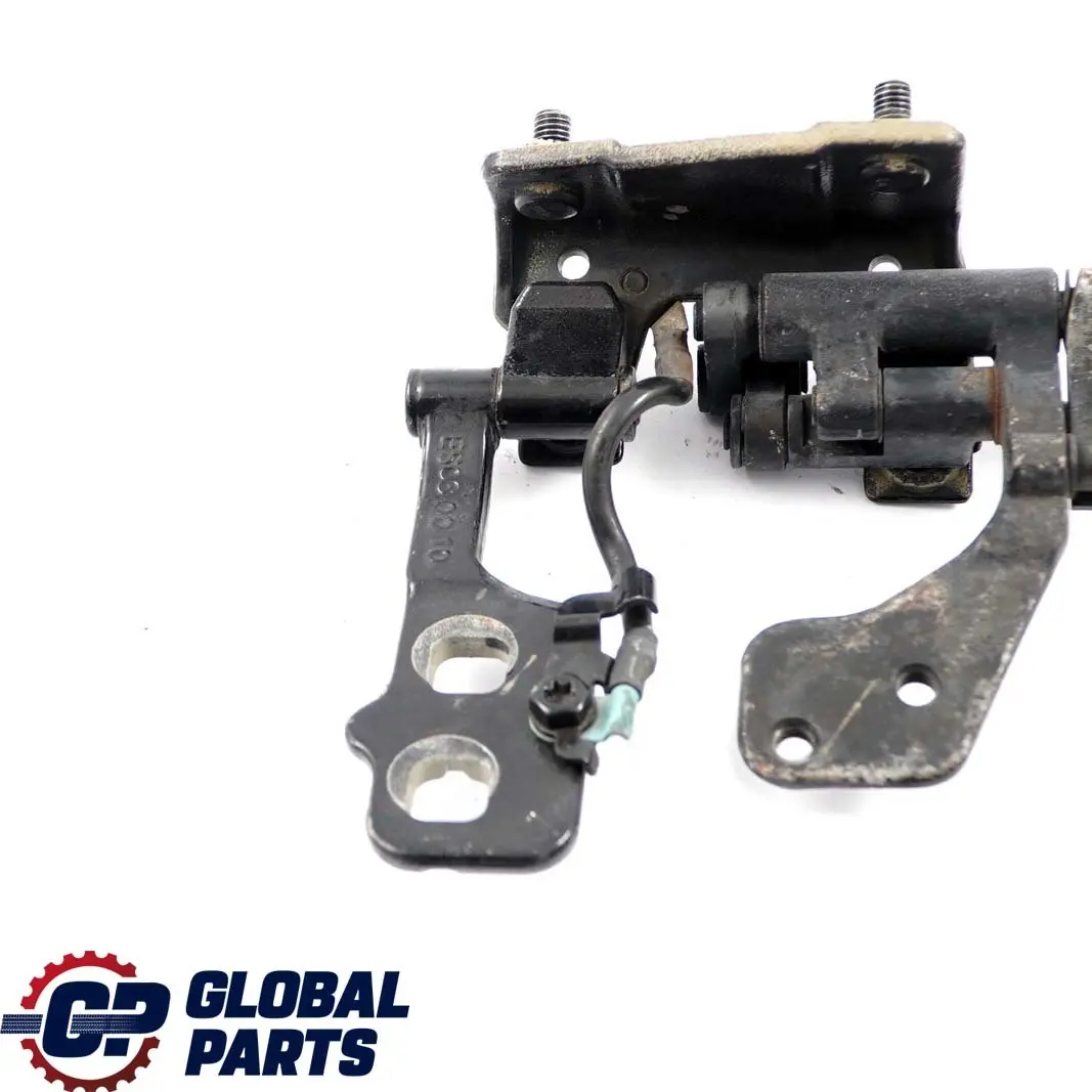 Left N/S Trunk Lid Hinge Schwarz 2 Black 668 to BMW 3 E46 Touring Rear with Part number 8232871 BMW 3 E46 Touring Rear Left N/S Trunk Lid Hinge Schwarz 2 Black 668 - SKU 8232871-SCH - Part number 8232871