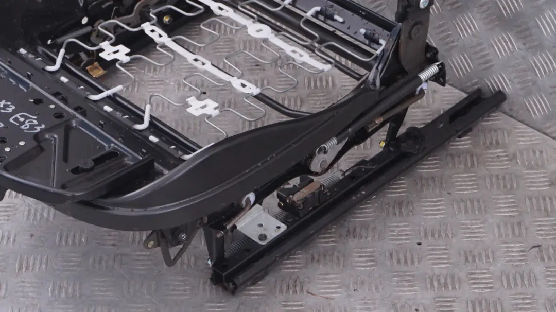 Front Right O/S Sports Seat Backrest Frame Mechanism to BMW X3 X5 Series E53 E83 1 with Part number 8234341 BMW X3 X5 Series E53 E83 1 Front Right O/S Sports Seat Backrest Frame Mechanism - SKU 8234341-1 - Part number 8234341
