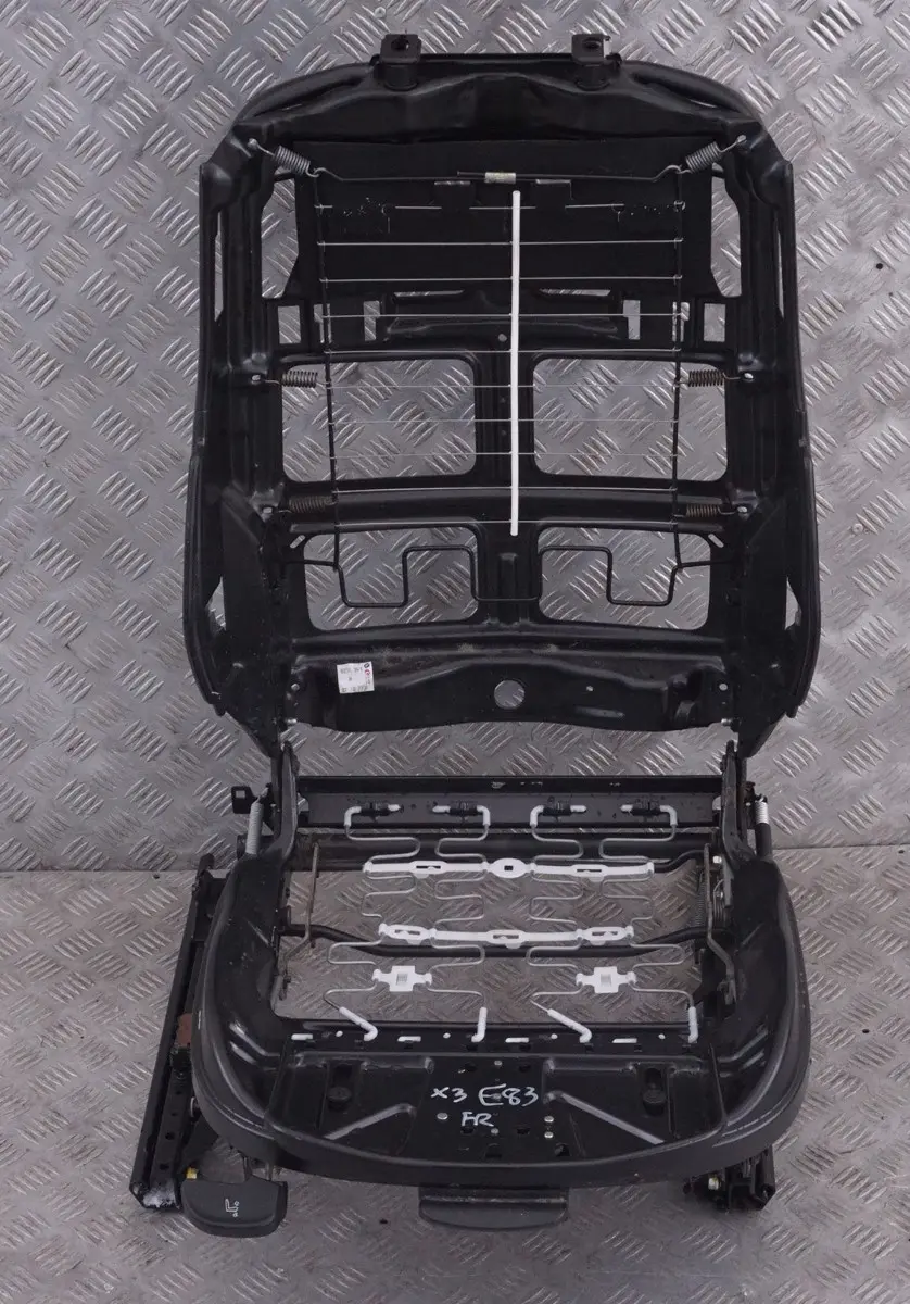 BMW X3 Reihe E83 Vorne rechts Beifahrerseite Sitzlehne Rahmenmechanismus 8245376