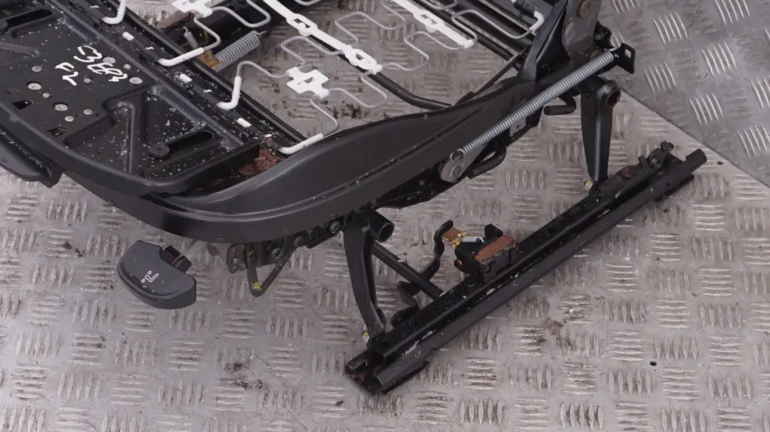 *BMW X3 X5 er E53 E83 Vorne Links Beifahrerseite Sitzlehne Rahmenmechanismus für mit Teilenummer 8234341 *BMW X3 X5 er E53 E83 Vorne Links Beifahrerseite Sitzlehne Rahmenmechanismus - SKU 8234341 - Teilenummer 8234341