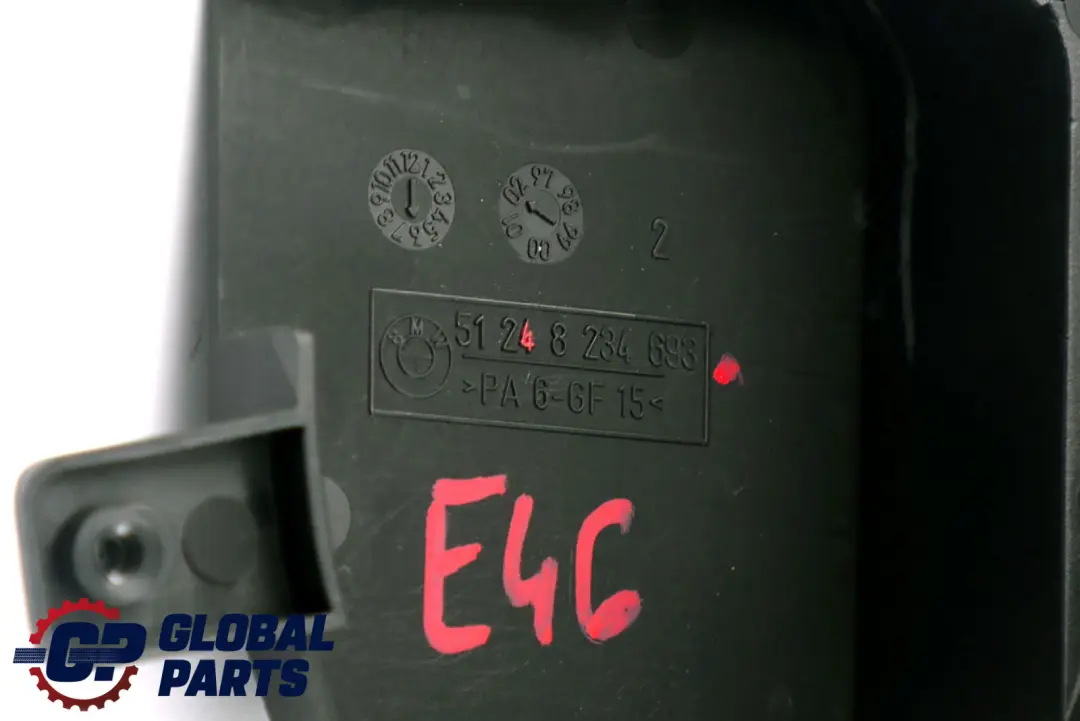 Revetement Serrure Arriere Hayon Noir pour BMW E46 à propos du numéro de pièce 8234693 BMW E46 Revetement Serrure Arriere Hayon Noir - SKU 8234693 - Numéro de pièce 8234693