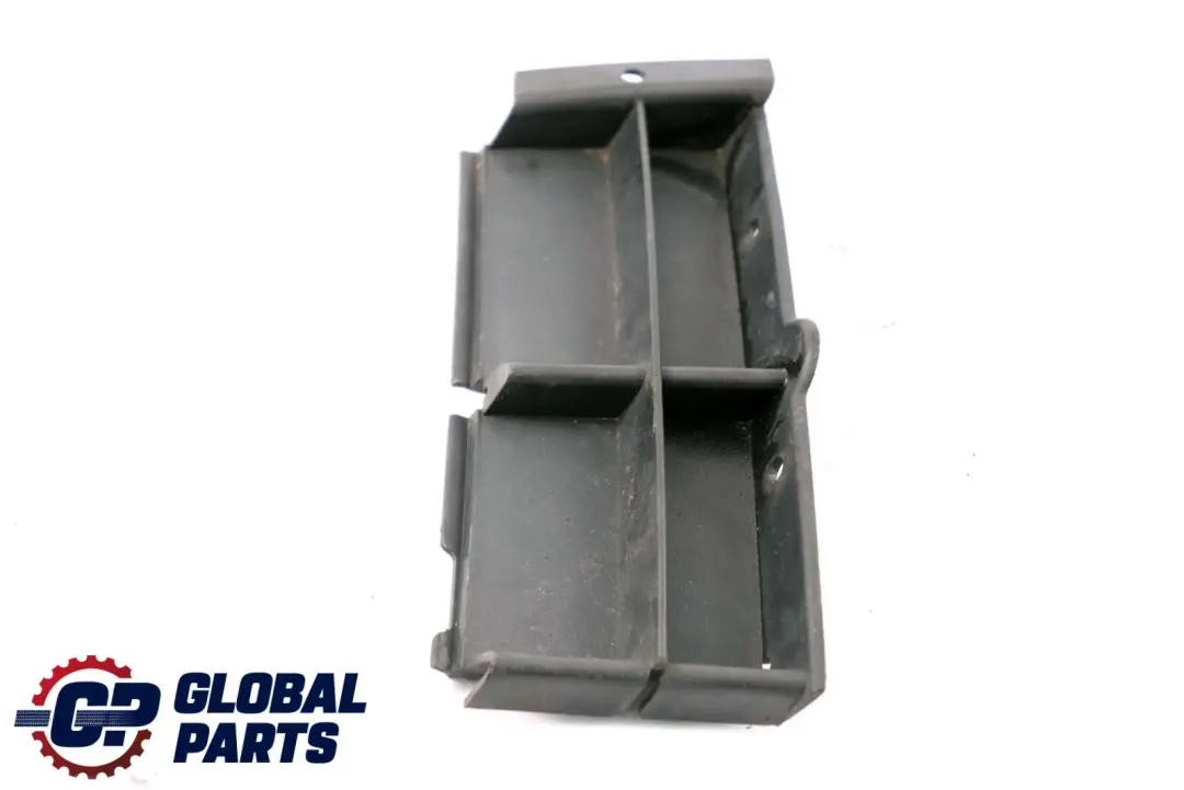 Abdeckung Blende Gitter Stossstange Vorne Rechts für BMW 5 er E39 mit Teilenummer 8235638 BMW 5 er E39 Abdeckung Blende Gitter Stossstange Vorne Rechts - SKU 8235638 - Teilenummer 8235638