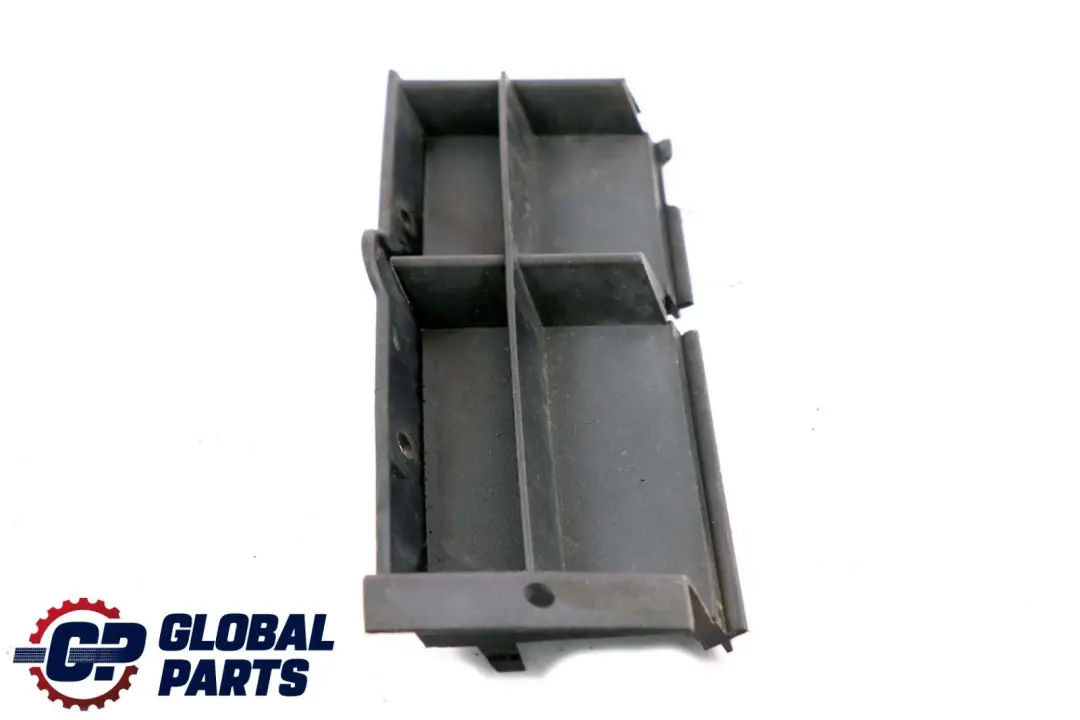 Abdeckung Blende Gitter Stossstange Vorne Rechts für BMW 5 er E39 mit Teilenummer 8235638 BMW 5 er E39 Abdeckung Blende Gitter Stossstange Vorne Rechts - SKU 8235638 - Teilenummer 8235638