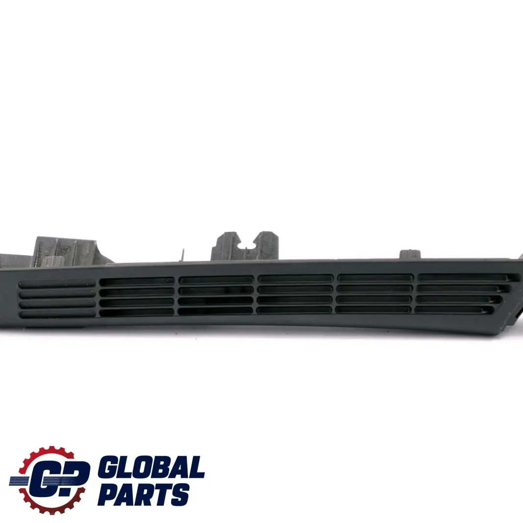 Lateral Trunk Floor Vent Louvre Left para BMW E46 Touring con número de pieza 8208971 BMW E46 Touring Lateral Trunk Floor Vent Louvre Left - SKU 8235651 - Número de pieza 8208971