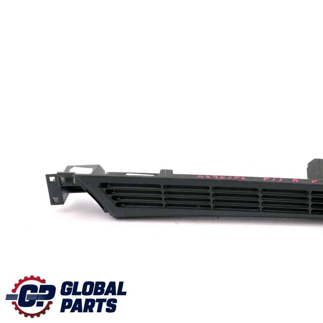 Entlüftungsgitter Rechts Schwarz für BMW 3 er E46 Touring Kombi mit Teilenummer 8208972 BMW 3 er E46 Touring Kombi Entlüftungsgitter Rechts Schwarz - SKU 8235652 - Teilenummer 8208972