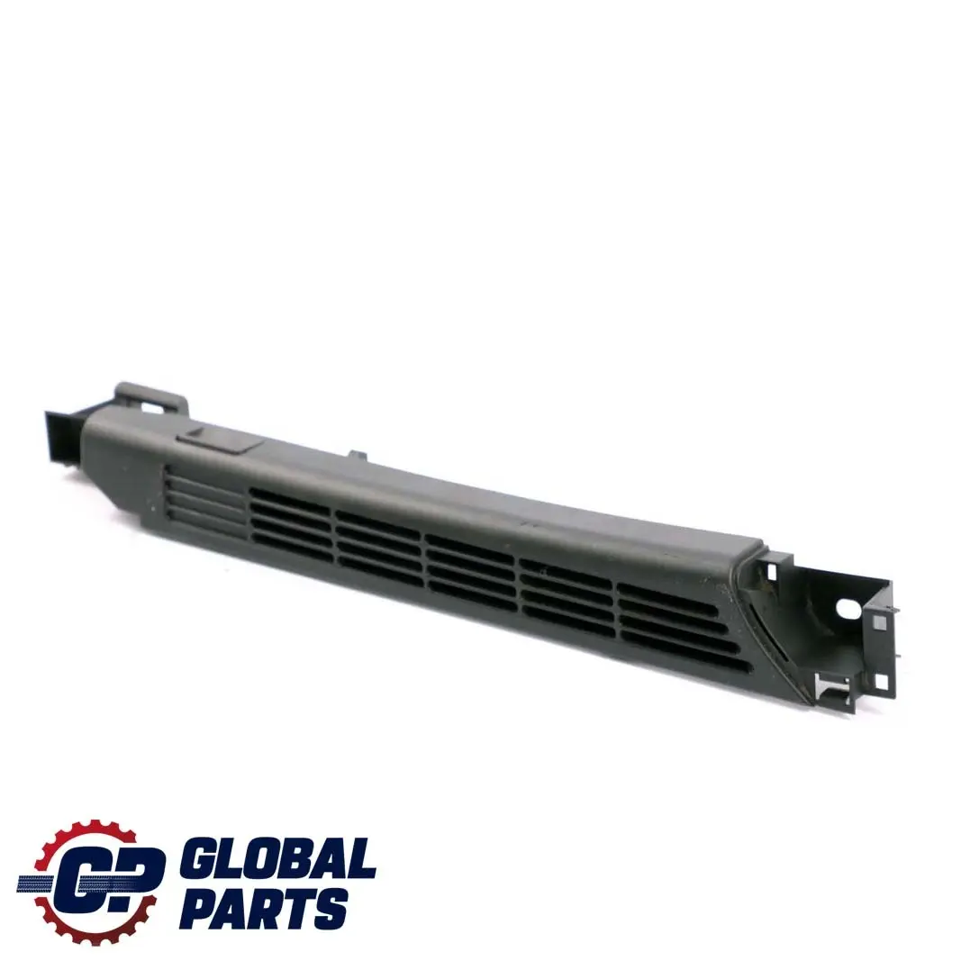 BMW E46 Touring Lateral Trunk Floor Vent Louvre Right - SKU 8235652 - Número de pieza 8208972