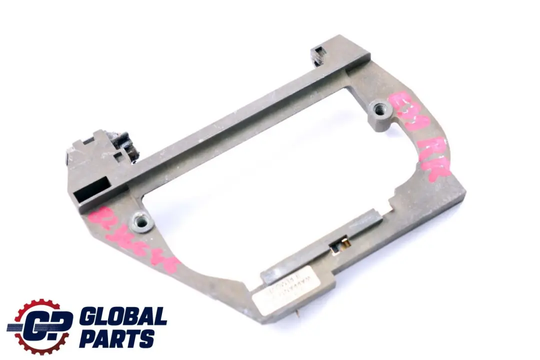 Carrier Outside Door Handle Rear Right O/S to BMW 5 Series E39 with Part number 8236646 BMW 5 Series E39 Carrier Outside Door Handle Rear Right O/S - SKU 8236646 - Part number 8236646
