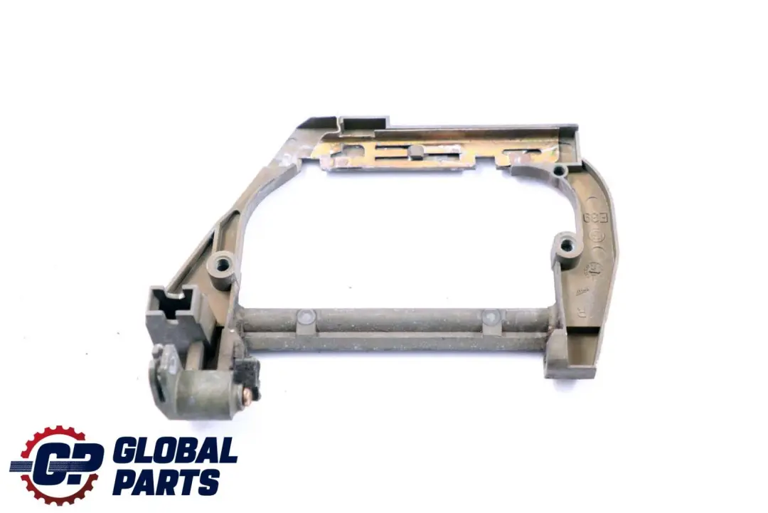 Carrier Outside Door Handle Rear Right O/S to BMW 5 Series E39 with Part number 8236646 BMW 5 Series E39 Carrier Outside Door Handle Rear Right O/S - SKU 8236646 - Part number 8236646