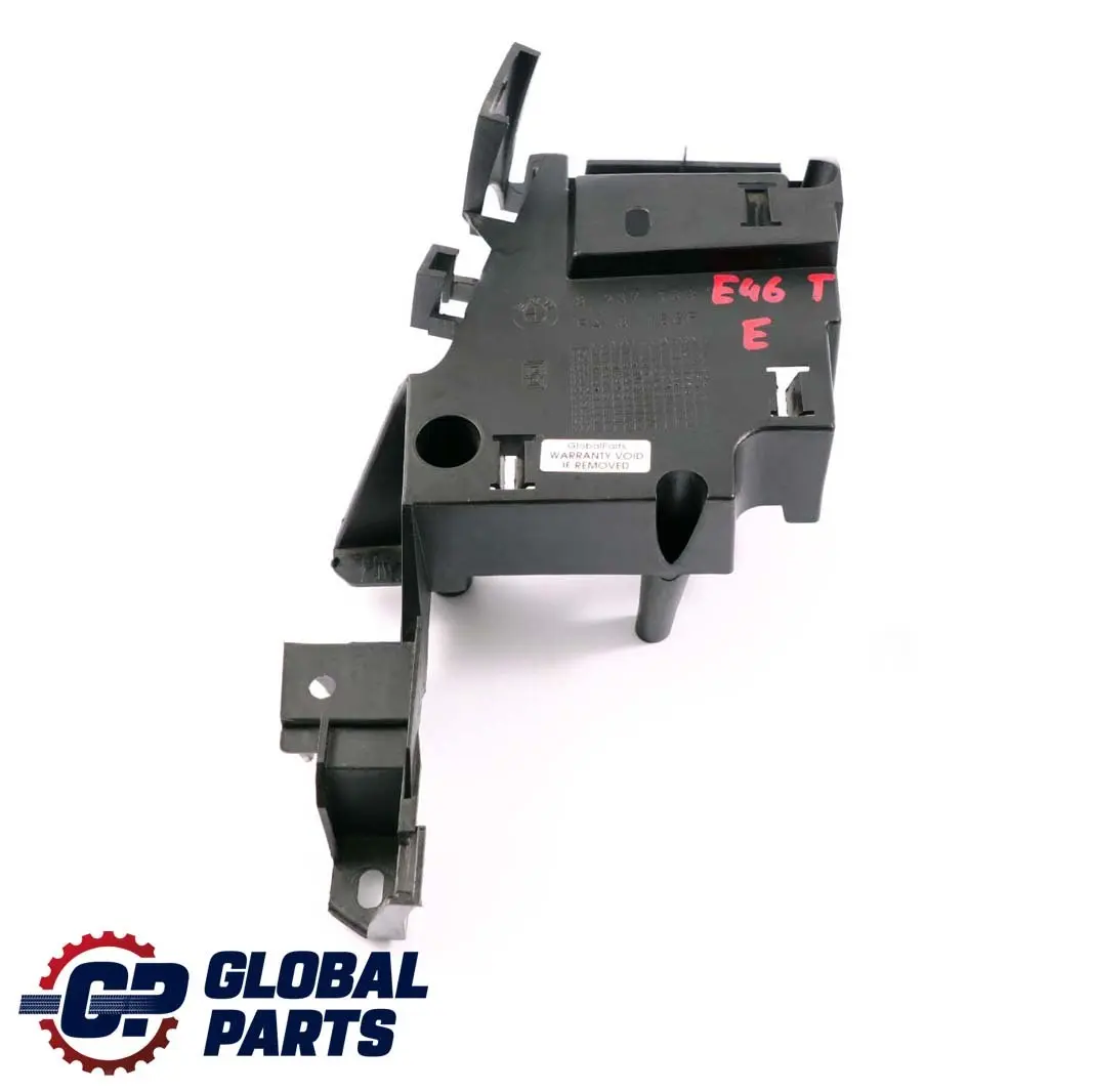 Soporte base cinturón seguridad trasero izquierdo para BMW E46 Touring con número de pieza 8237133 BMW E46 Touring Soporte base cinturón seguridad trasero izquierdo - SKU 8237133 - Número de pieza 8237133