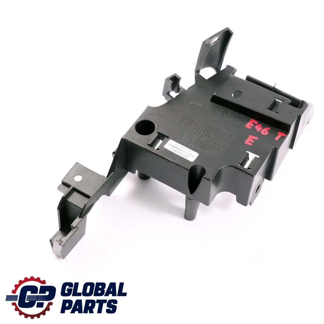 Soporte base cinturón seguridad trasero izquierdo para BMW E46 Touring con número de pieza 8237133 BMW E46 Touring Soporte base cinturón seguridad trasero izquierdo - SKU 8237133 - Número de pieza 8237133