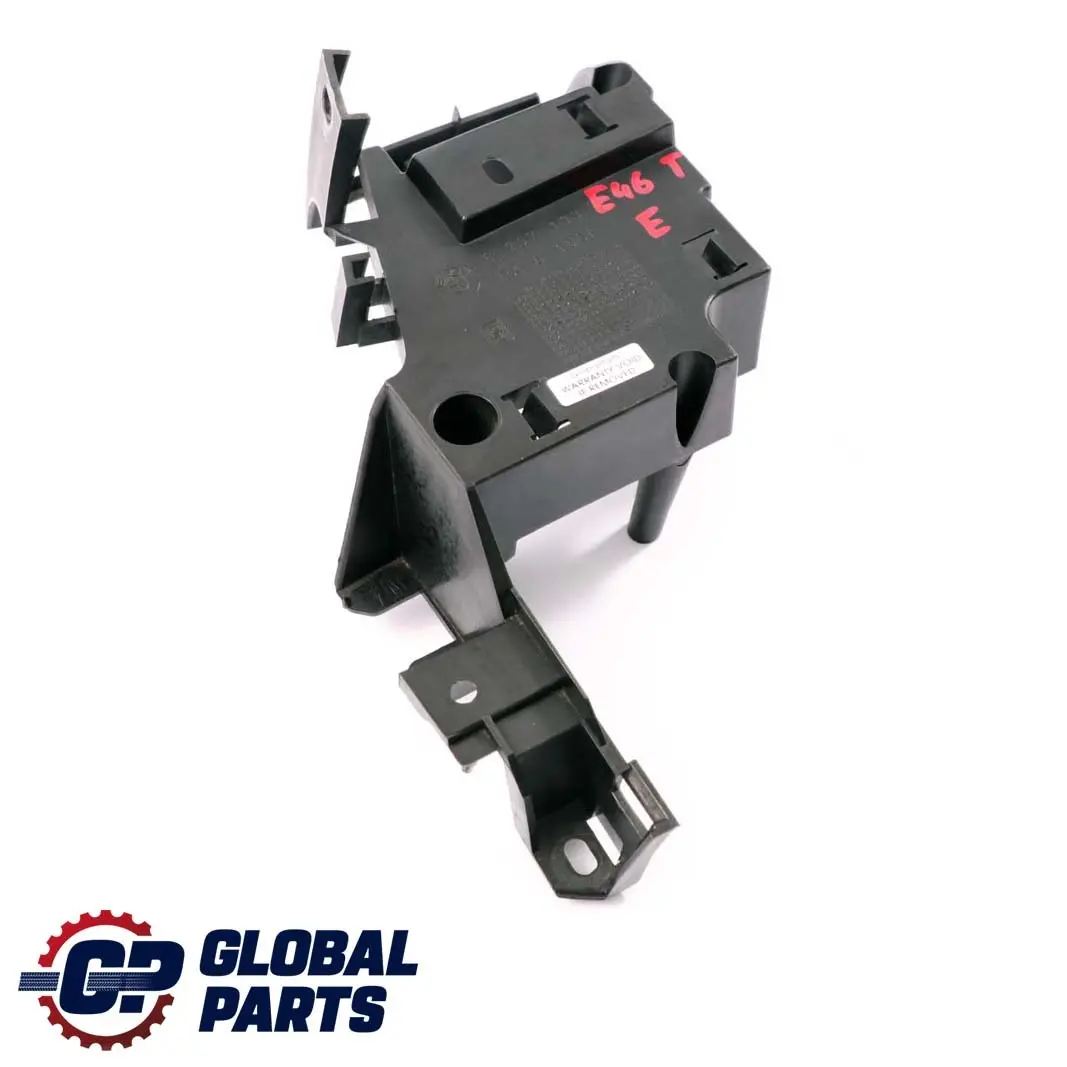 Soporte base cinturón seguridad trasero izquierdo para BMW E46 Touring con número de pieza 8237133 BMW E46 Touring Soporte base cinturón seguridad trasero izquierdo - SKU 8237133 - Número de pieza 8237133