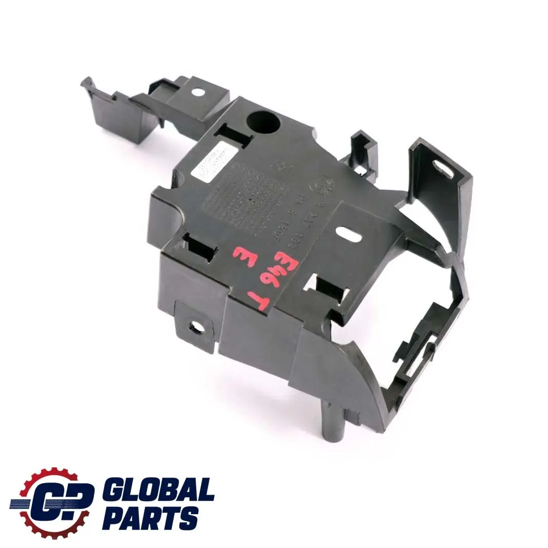 Soporte base cinturón seguridad trasero izquierdo para BMW E46 Touring con número de pieza 8237133 BMW E46 Touring Soporte base cinturón seguridad trasero izquierdo - SKU 8237133 - Número de pieza 8237133