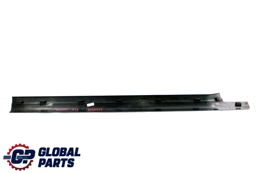 Coupé Abdeckleiste Einstieg Innen Links Schwarz 8239957 für BMW 3 er E46 mit Teilenummer 8239959 BMW 3 er E46 Coupé Abdeckleiste Einstieg Innen Links Schwarz 8239957 - SKU 8239959 - Teilenummer 8239959