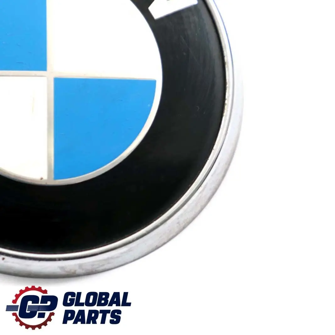 Plakette Logo Emblem Hinten für BMW 3 er E46 Touring mit Teilenummer 8240128 BMW 3 er E46 Touring Plakette Logo Emblem Hinten - SKU 8240128 - Teilenummer 8240128