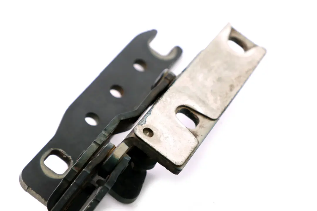 Left N/S Engine Hood Hinge Orientblau Blue to BMW 7 Series E65 E66 E67 with Part number 8240333 BMW 7 Series E65 E66 E67 Left N/S Engine Hood Hinge Orientblau Blue - SKU 8240333-2 - Part number 8240333