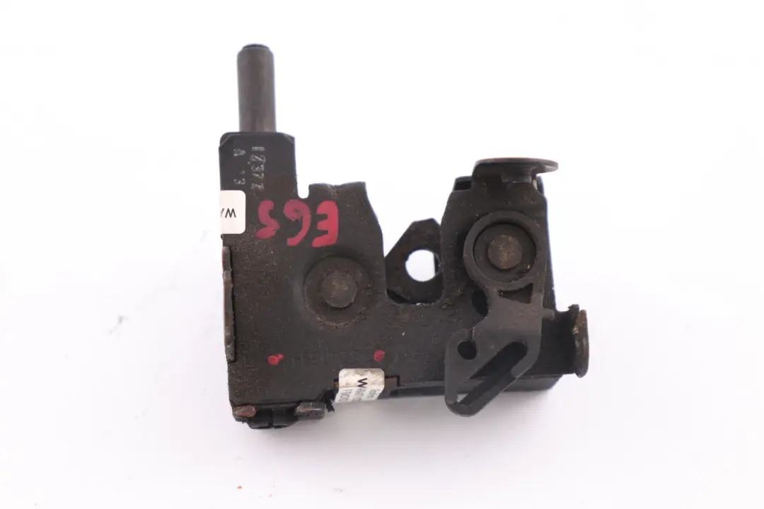 Système De Verrouillage Avant De Fermeture Du Capot pour BMW E65 E66 E67 à propos du numéro de pièce 8240599 BMW E65 E66 E67 Système De Verrouillage Avant De Fermeture Du Capot - SKU 8240599 - Numéro de pièce 8240599