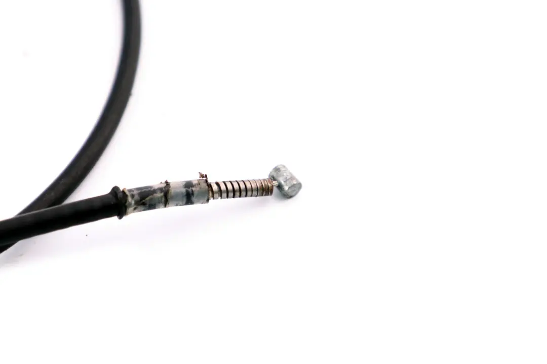 Przewód Bowdena zamka maski tył do BMW E65 E66 E67 o numerze 8240606 BMW E65 E66 E67 Przewód Bowdena zamka maski tył - SKU 8240606 - Numer Części 8240606