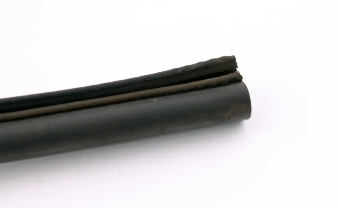 Abdichtung Frontklappe Hinten BMW 7 er E65 E66 E67 - SKU 8240739 - Teilenummer 8240739