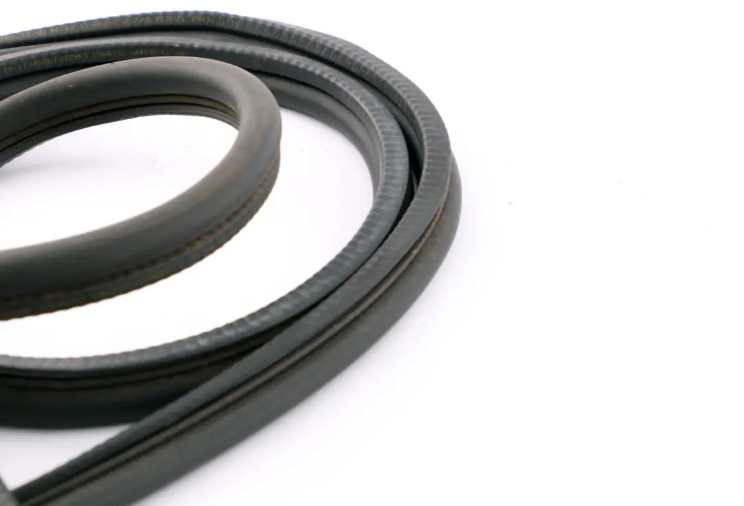 Abdichtung Frontklappe Hinten BMW 7 er E65 E66 E67 - SKU 8240739 - Teilenummer 8240739