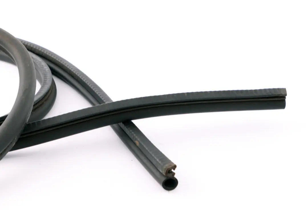 Abdichtung Frontklappe Hinten BMW 7 er E65 E66 E67 - SKU 8240739 - Teilenummer 8240739
