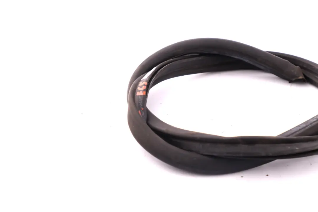 BMW 7 er E65 E66 E67 Abdichtung Frontklappe Mitte - SKU 8240742 - Teilenummer 8240742