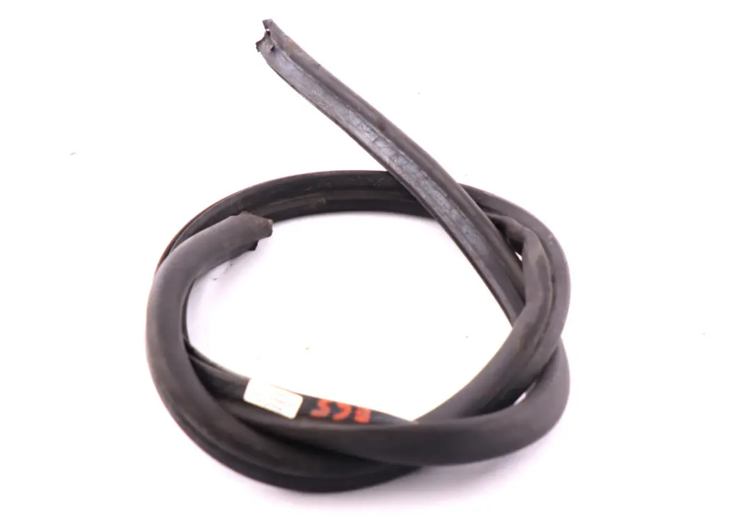 BMW 7 er E65 E66 E67 Abdichtung Frontklappe Mitte - SKU 8240742 - Teilenummer 8240742