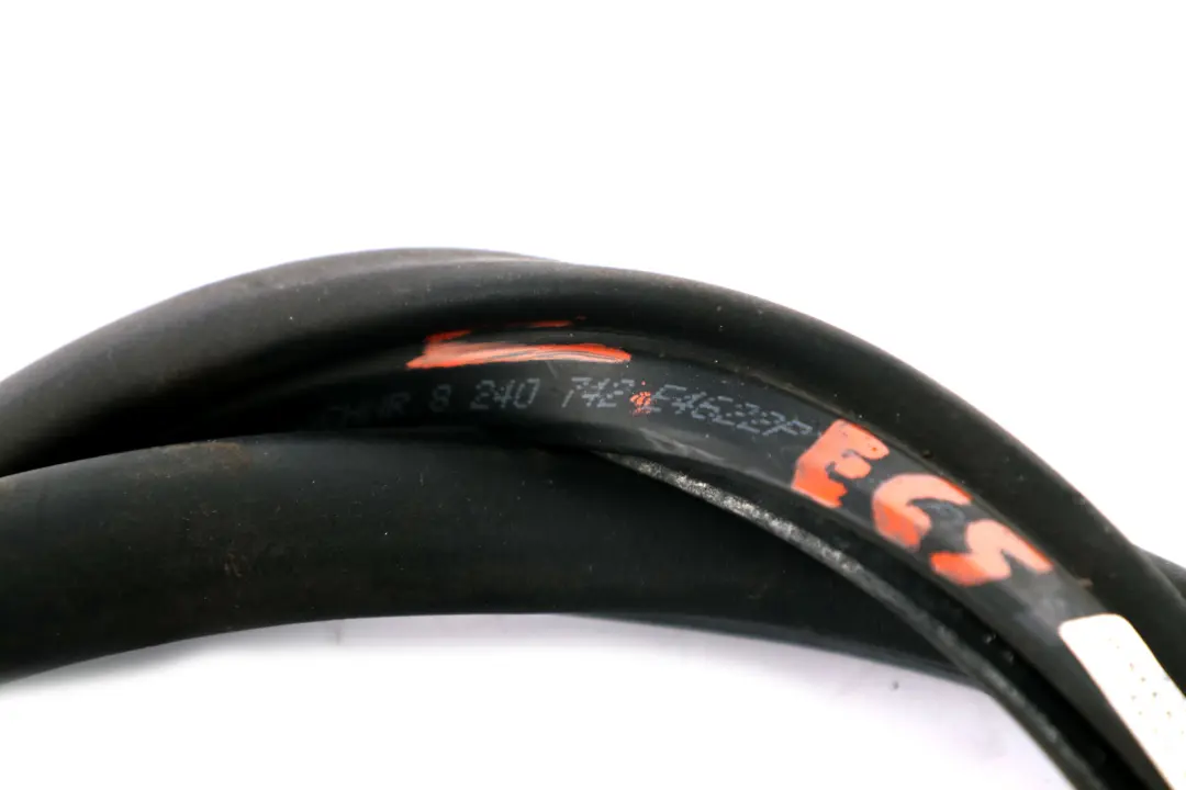 BMW 7 er E65 E66 E67 Abdichtung Frontklappe Mitte - SKU 8240742 - Teilenummer 8240742