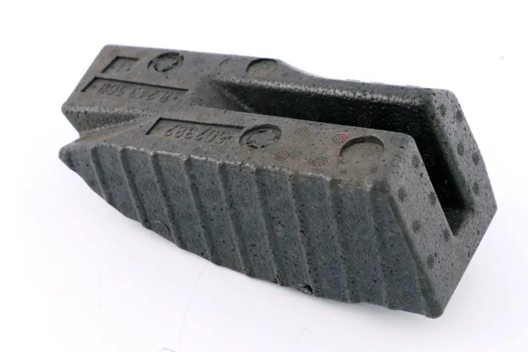 Poduszka zgniotowa drzwi prawa do BMW E65 E66 o numerze 8243568 BMW E65 E66 Poduszka zgniotowa drzwi prawa - SKU 8243568 - Numer Części 8243568