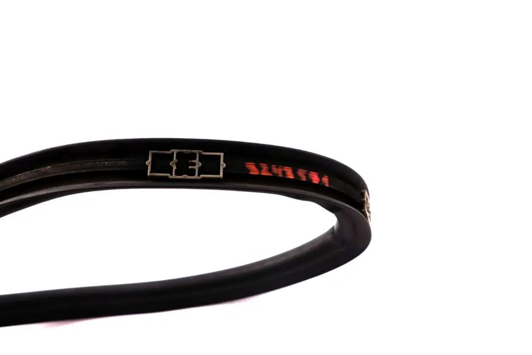 BMW X5 E53 Cofano Guarnizione Chiusura Ermetica Lembo Anteriore Ant. - SKU 8243571 - Numero di parte 8243571