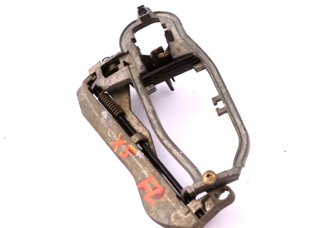 Front Left Door Outside Door Handle Carrier N/S to BMW X5 E53 with Part number 8243615 BMW X5 E53 Front Left Door Outside Door Handle Carrier N/S - SKU 8243615 - Part number 8243615
